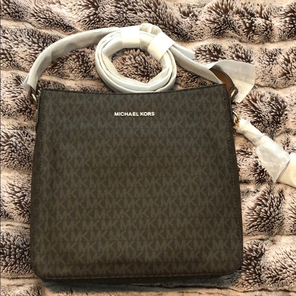Michael Kors Jet Set Travel Bag